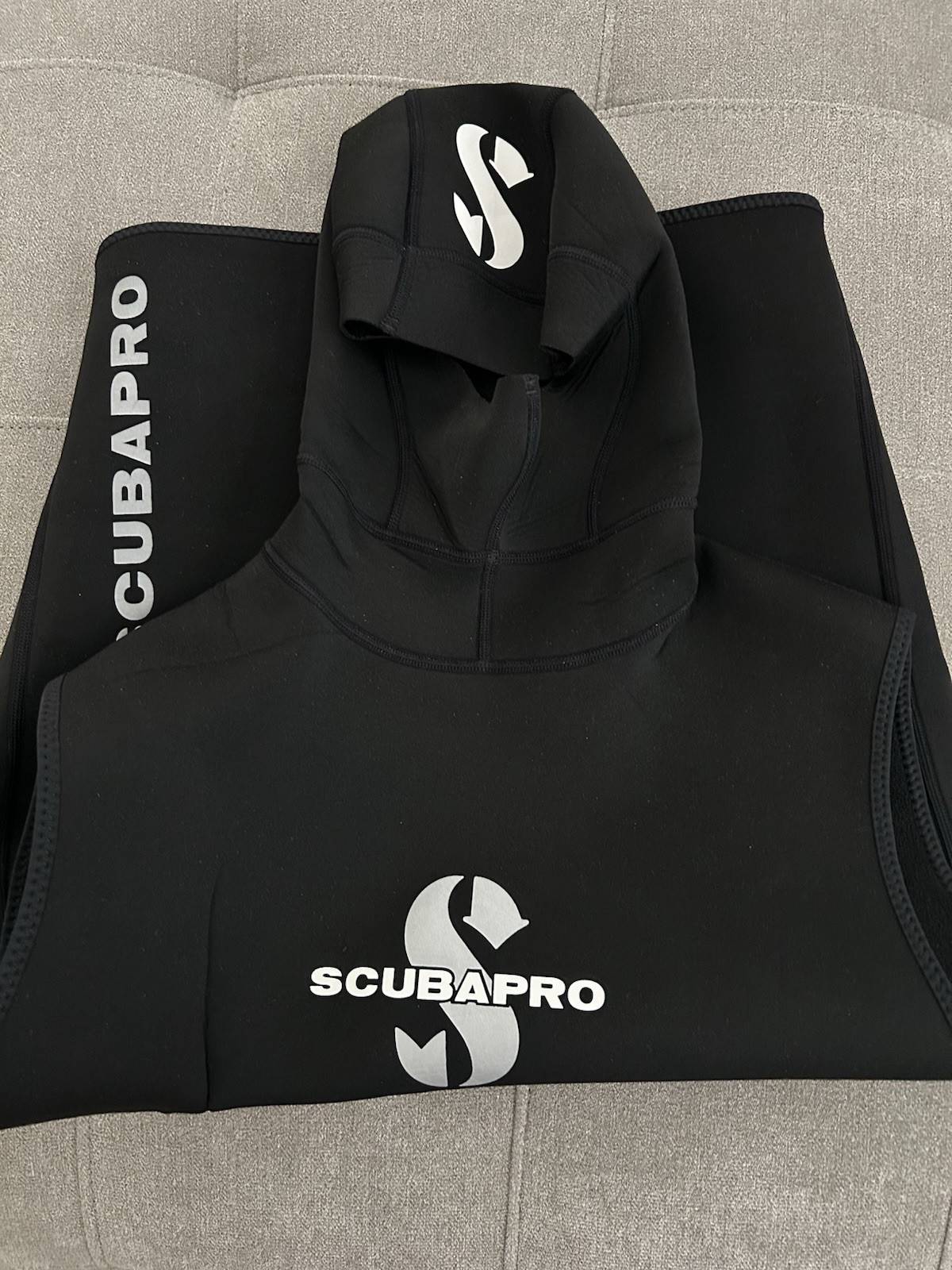 scubapro 2.5mm everflex scuba hooded vest 2XL