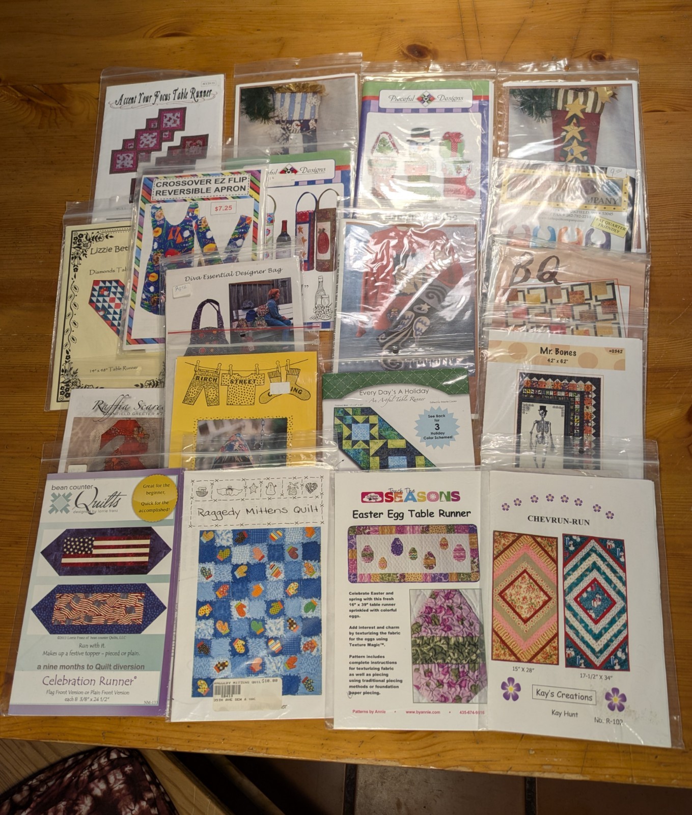 New Lot of 20 Patterns: Quilts, Stockings, Table runners + More