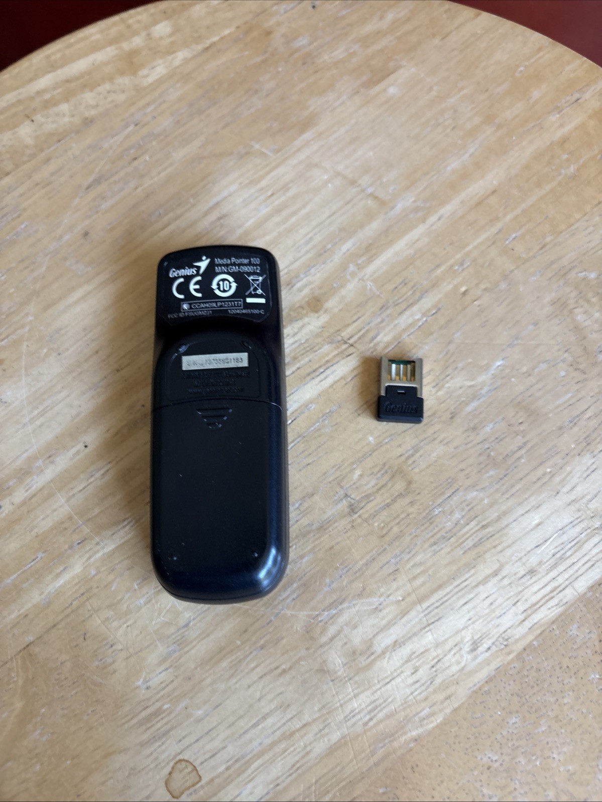 Genius Wireless Presentation and Laser Pointer 100 Media Pointer