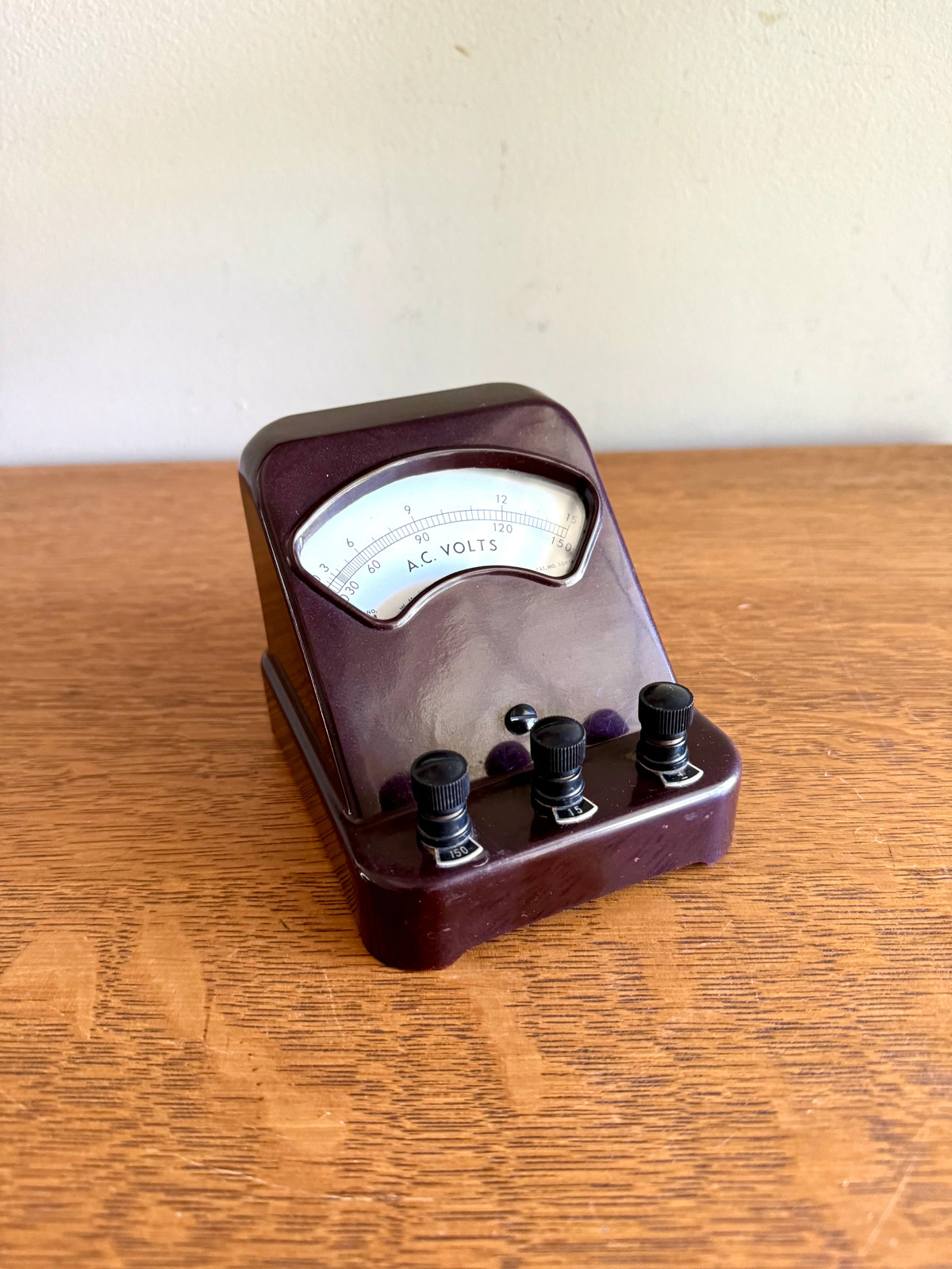 Vtg Welch Scientific Co. A.C. Volt Meter | Brown Bakelite Welch Voltmeter