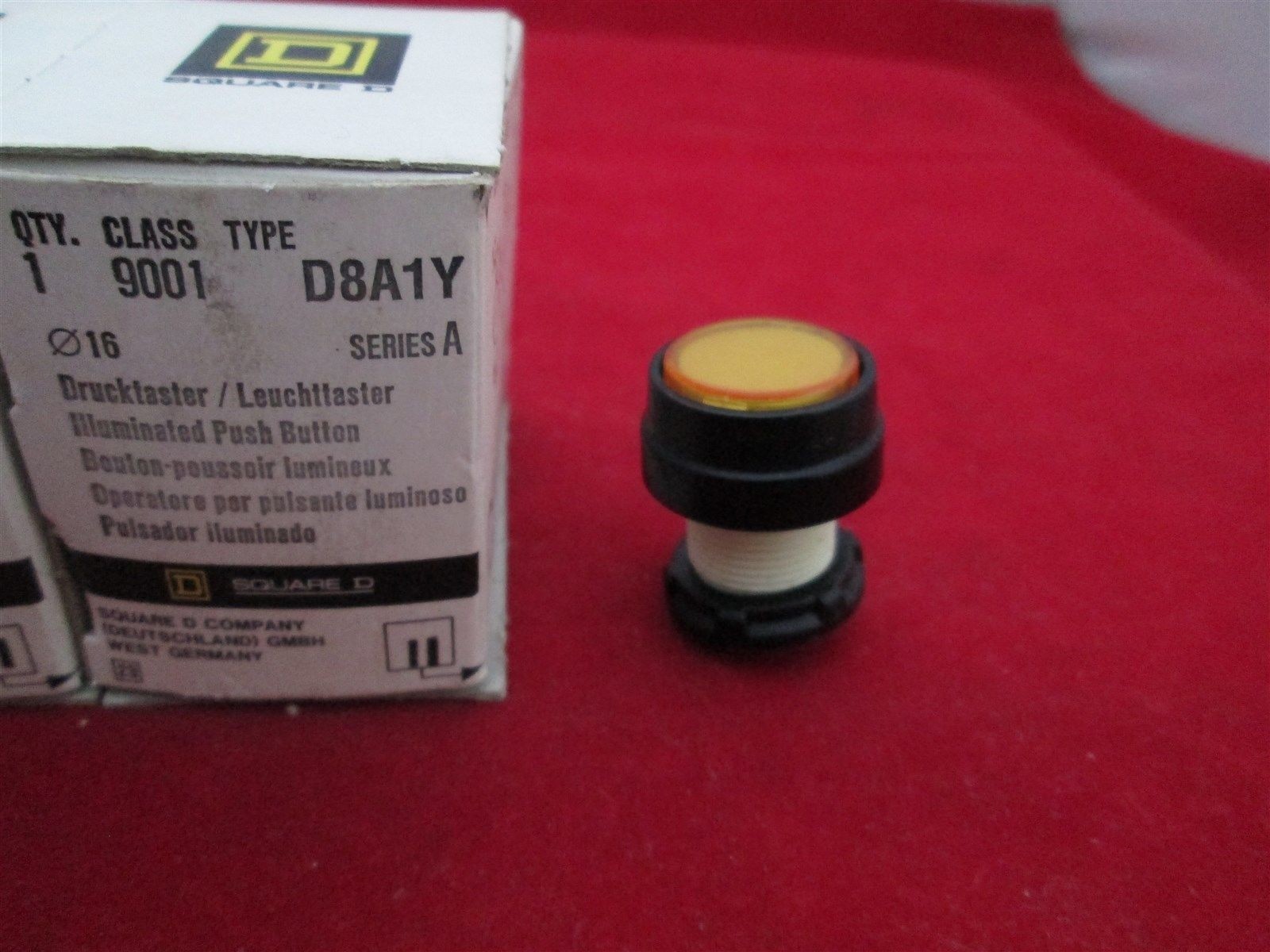 Square D  Illuminated Push Button 9001 D8A1Y new