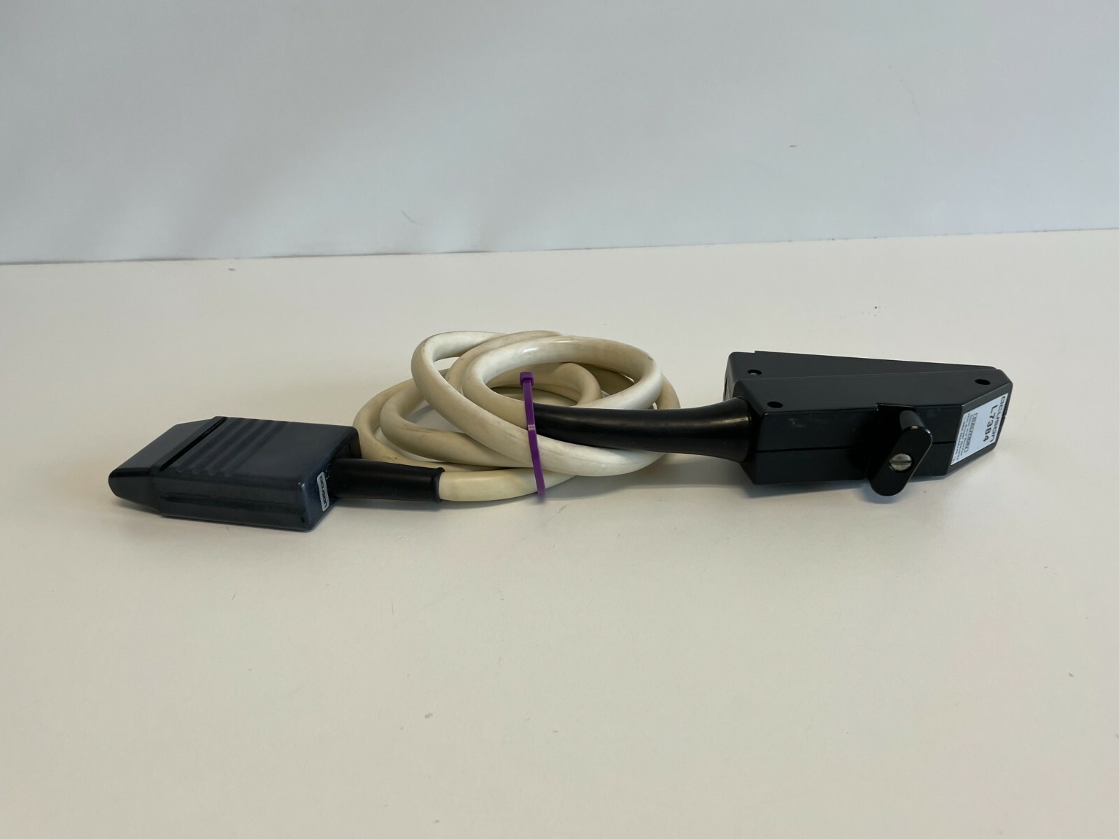 T2: Acuson  L7384 Linear Array Probe