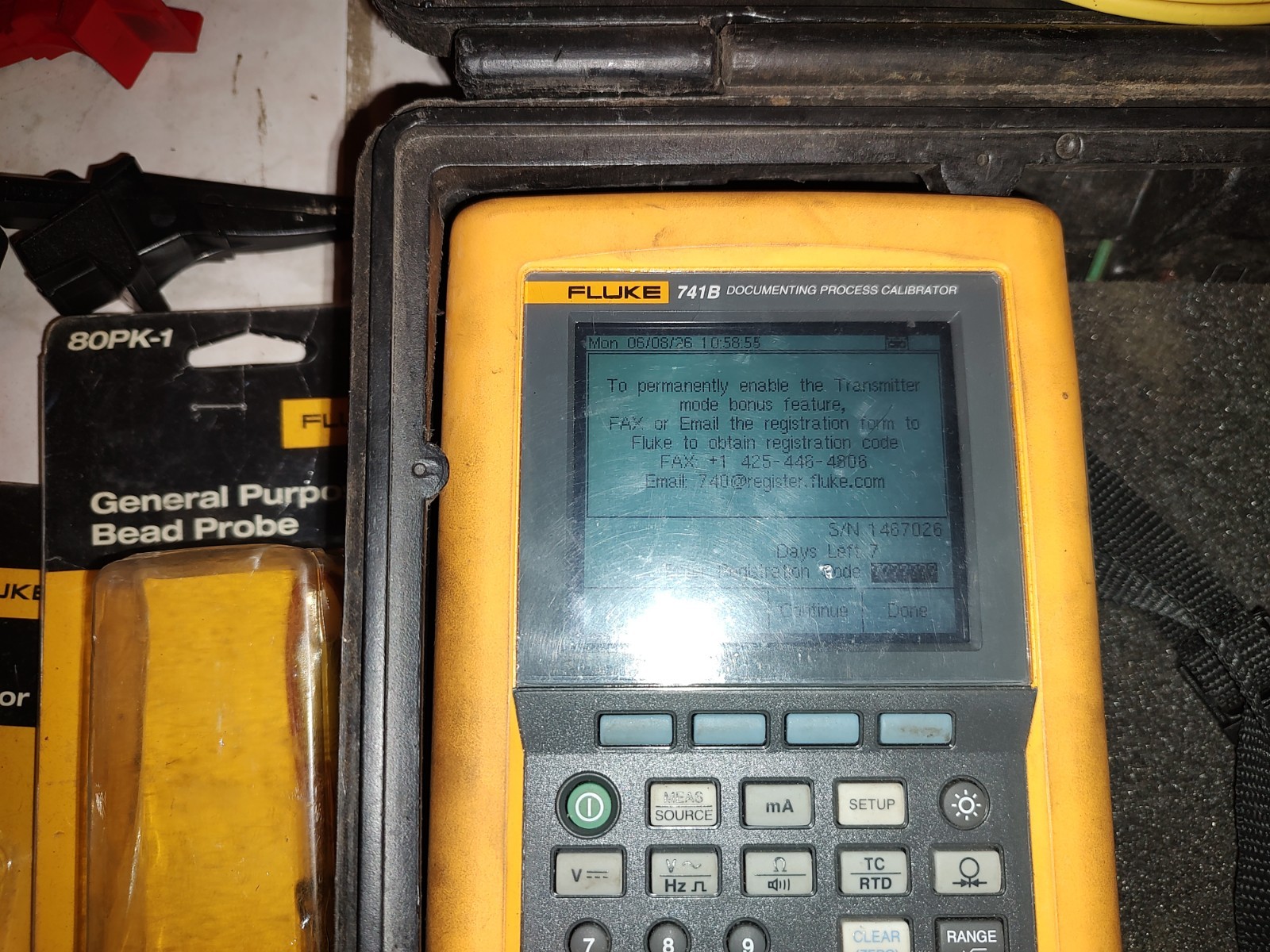 Fluke 741B Documenting Process Calibrator Kit w/ Hard Case, Leads & Manuals
