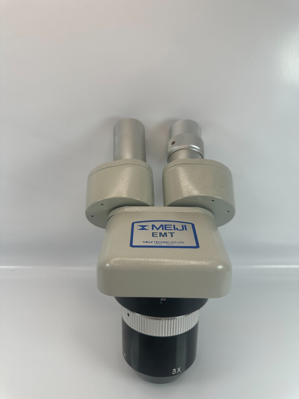 Meiji Techno EMT 2 Microscope Body 1x.3x Dual Power No Eyepieces