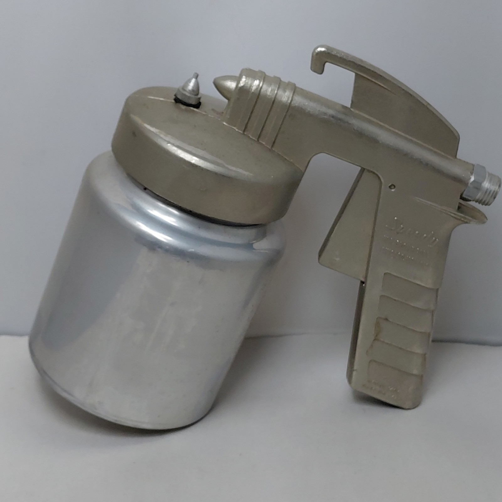 Vintage W.R. Brown Corp. Speedy Paint Air Sprayer Spray Gun + Can Model 145A