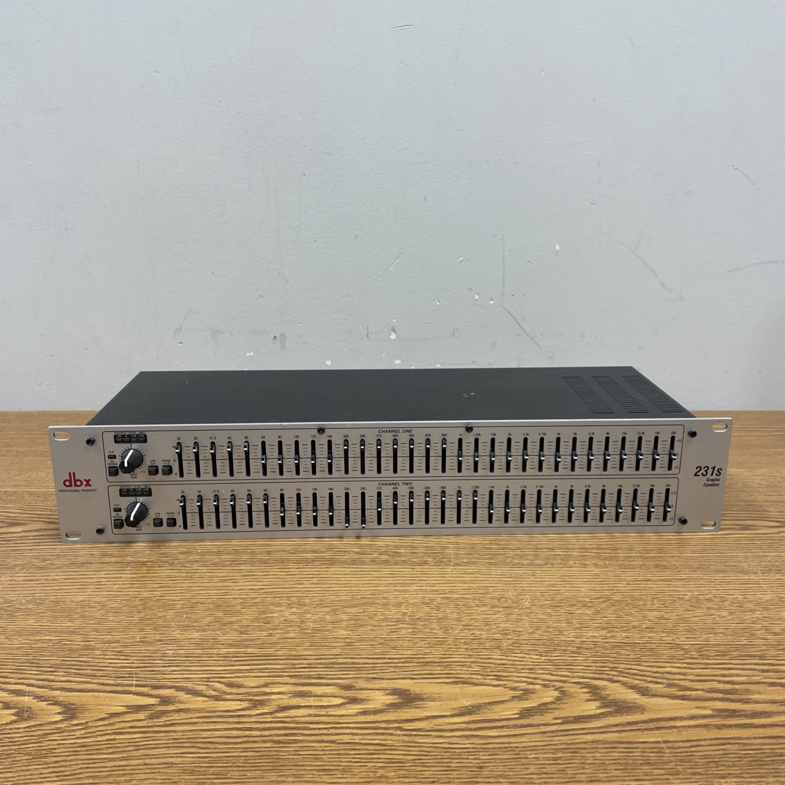 DBX 231s DBX231SV 2-Channel Graphic Equalizer