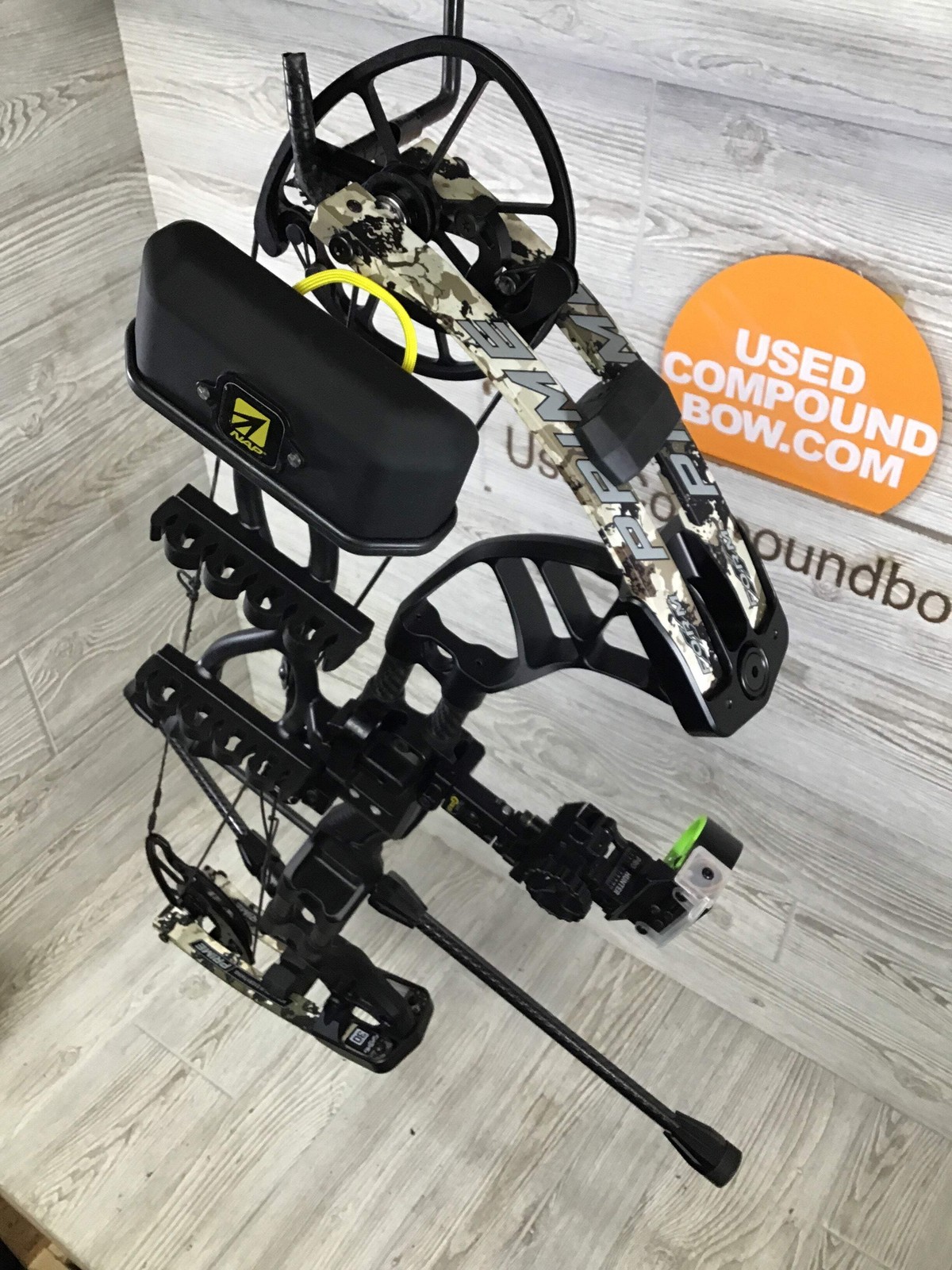 Used Prime Form 30 50-60#/28" Black riser/Camo limb LOADED PACKAGE