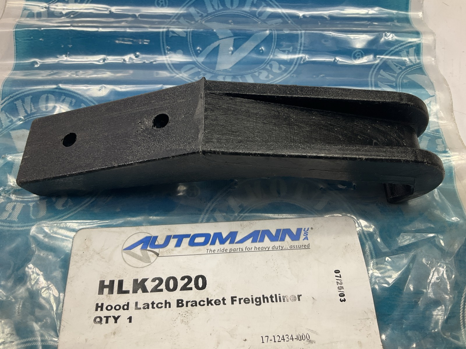 Automann HLK2020 Hood Latch Bracket For Freightliner Classic XL, FLD