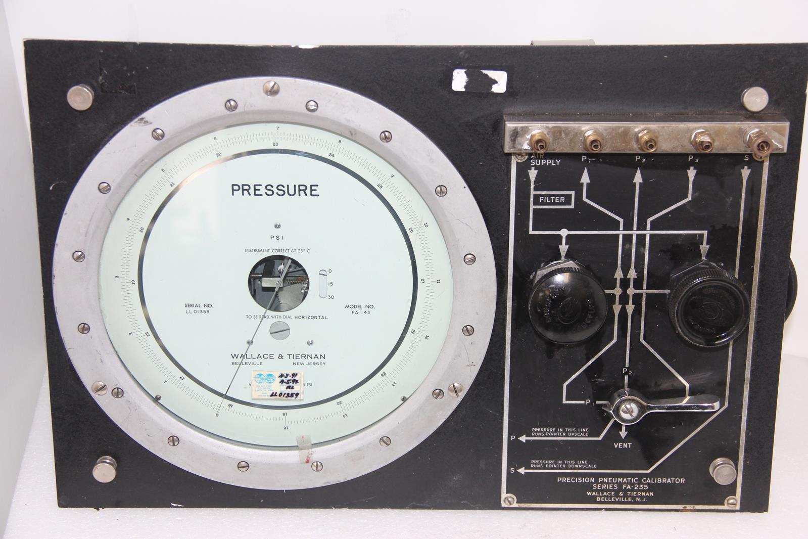 WALLACE & TIERNAN FA-235 Precision Pneumatic Calibrator