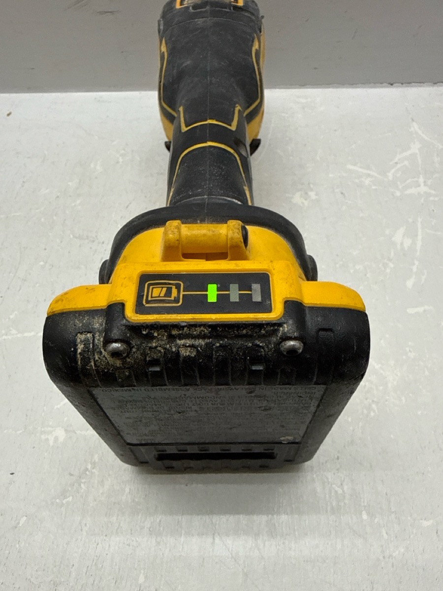 DEWALT DCS354 20V Max Atomic Oscillating Multi-Tool with 2Ah Battery Bundle