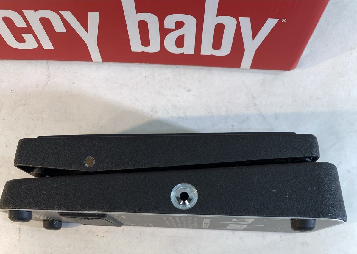 Dunlop GCB95 Cry Baby Wah Guitar Effects Pedal OPEN BOX