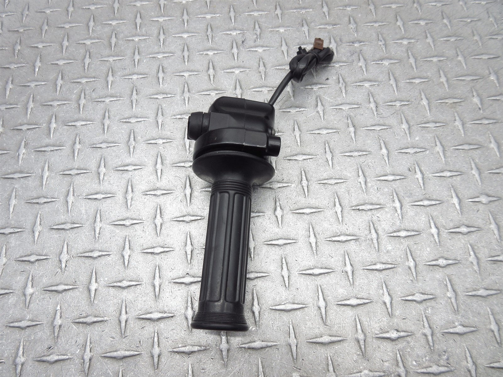 2015 15-17 Yamaha SR400C SR400 Right Switch Throttle Control Handlebar Grip