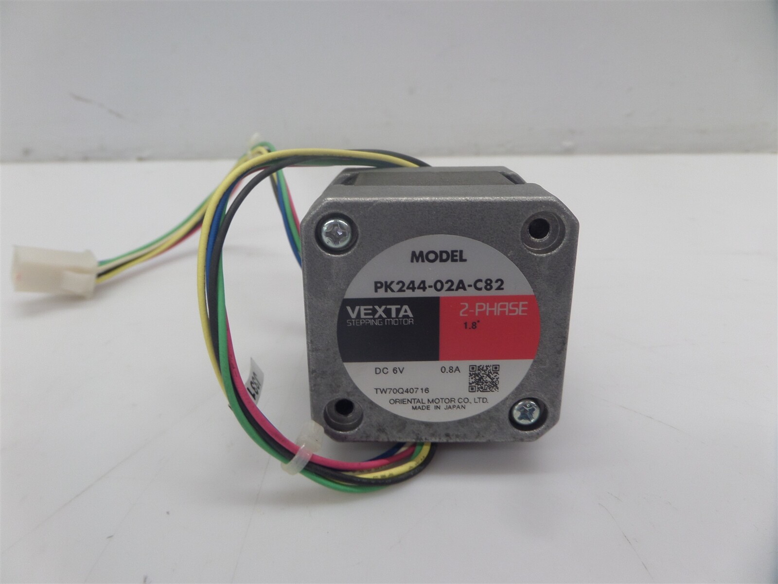 Oriental Motors Vexta PK244-02A-C82 2-Phase Stepping Motor