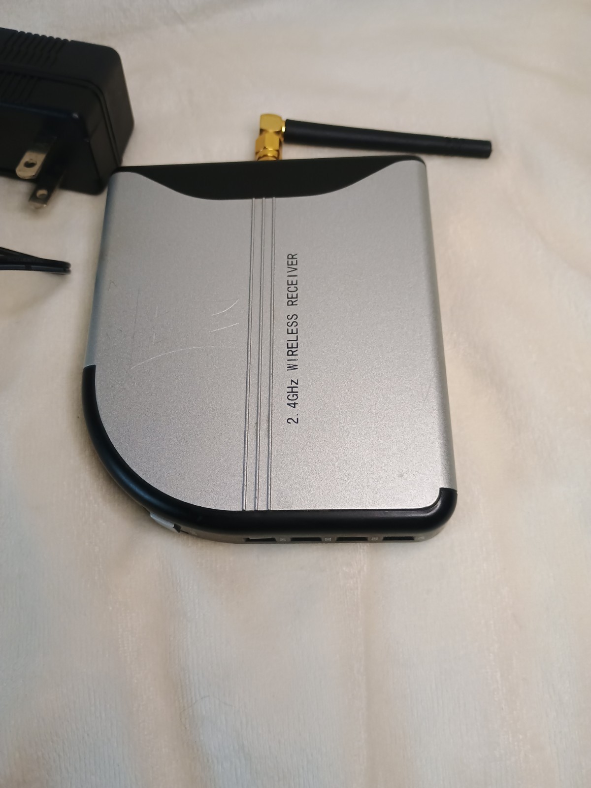 Wisecomm Clover 2.4 GHz Wireless Receiver 4.0-Channel for Security Camera
