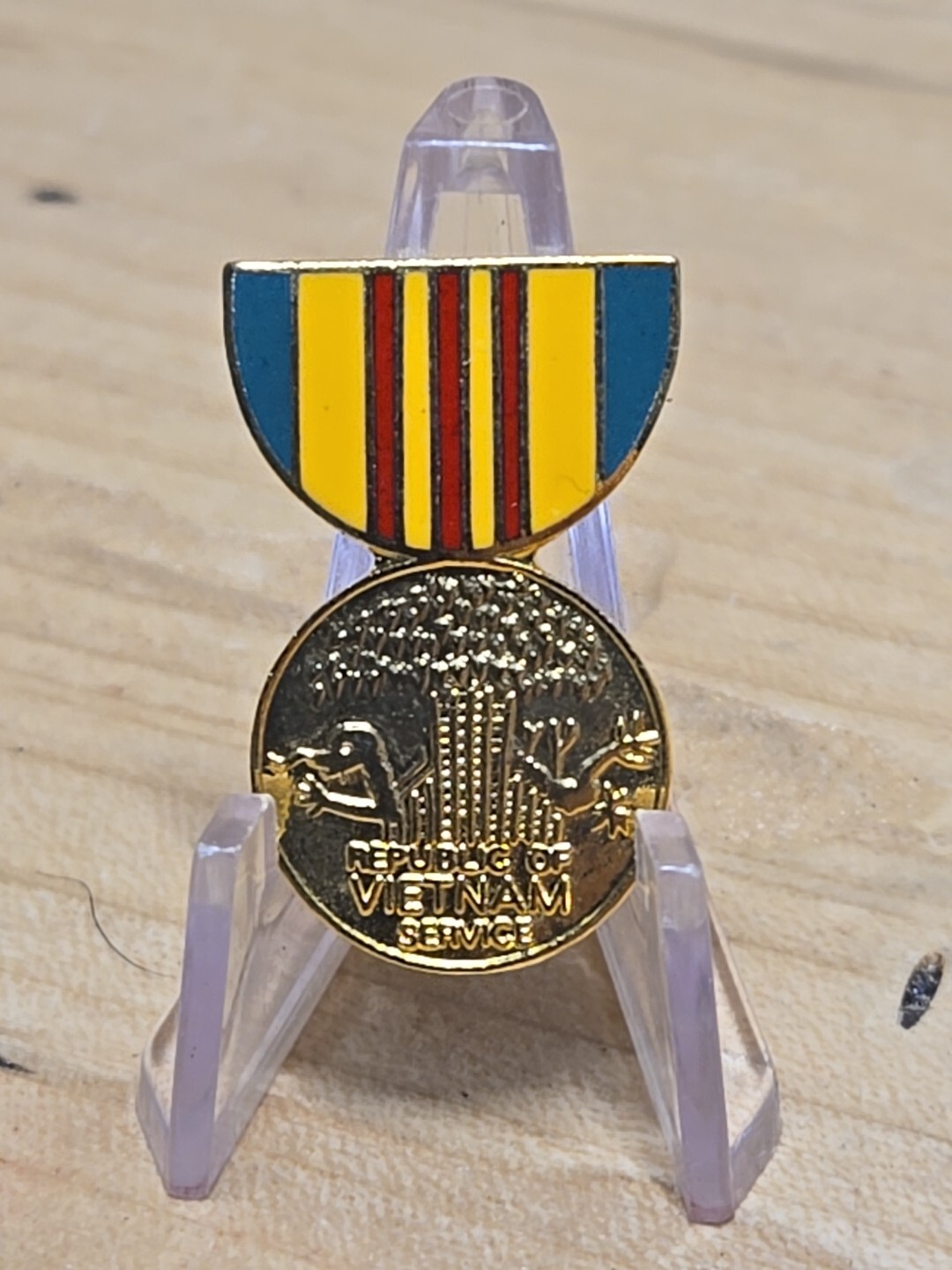 Republic of Vietnam Veteran Comm. Service Ribbon Medal Enamel Lapel Pin Y595