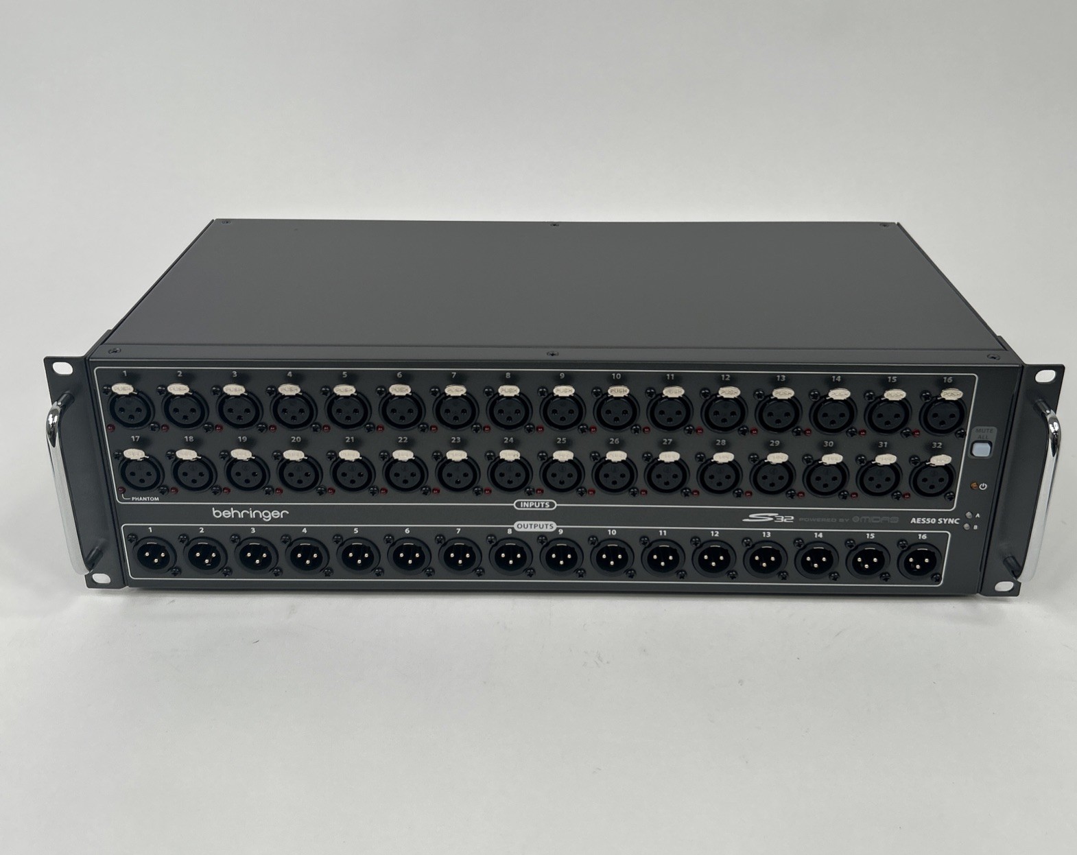 Behringer S32 32-Input Digital Stage Box-New- Customer Return . 9/10