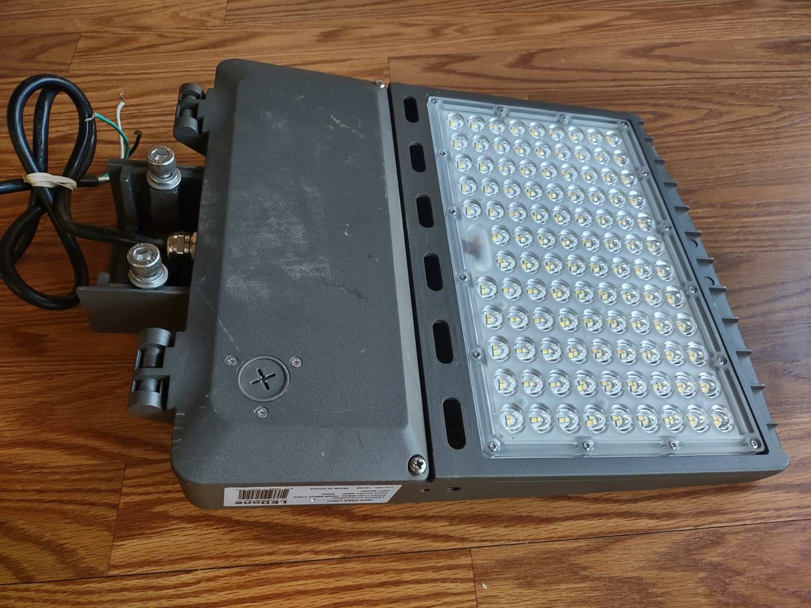 LEDone 150W LED Parking Lot Light 347-480V Commercial Shoebox Lighting 5000K