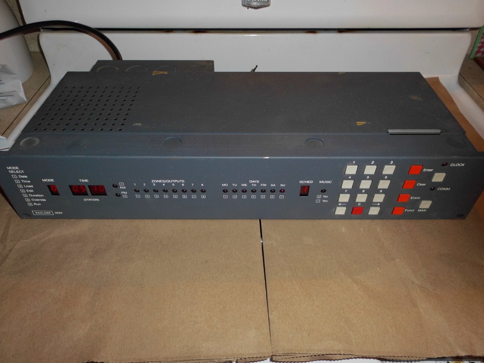 RAULAND MODEL 2524 MASTER CLOCK WORKING