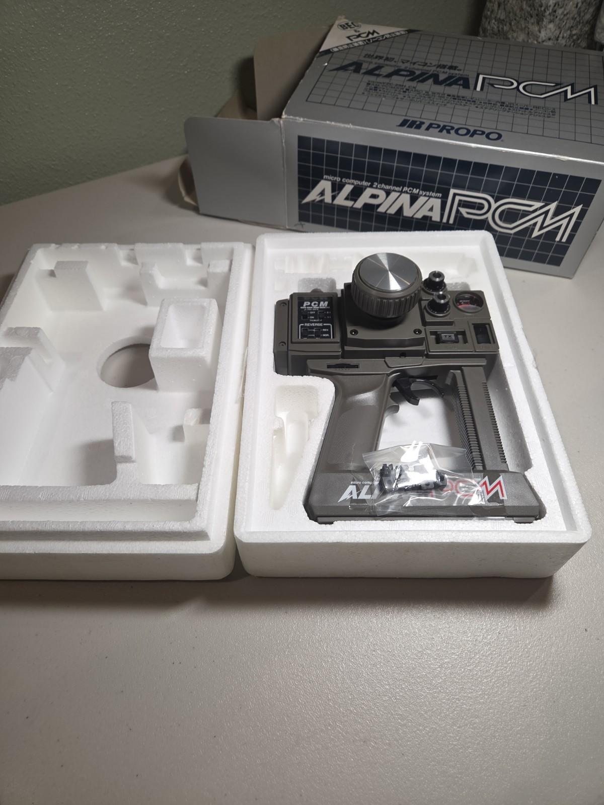 JR PROPO Beat 2 ALPINA  2 Channel RC Car Transmitter 27mhz Japan V2C-2SH IN BOX