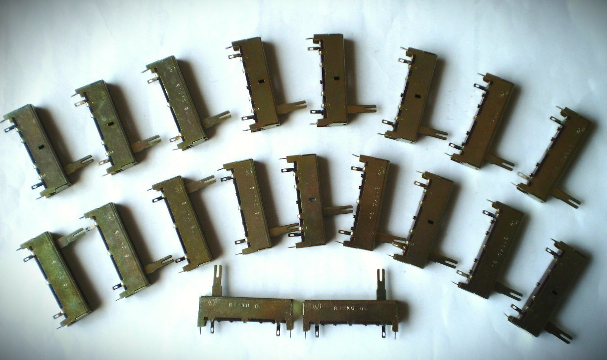 Set of 19 B10KL 30mm Slidepot for PolyMoog 203A OEM New Old Stock 925-041992-001