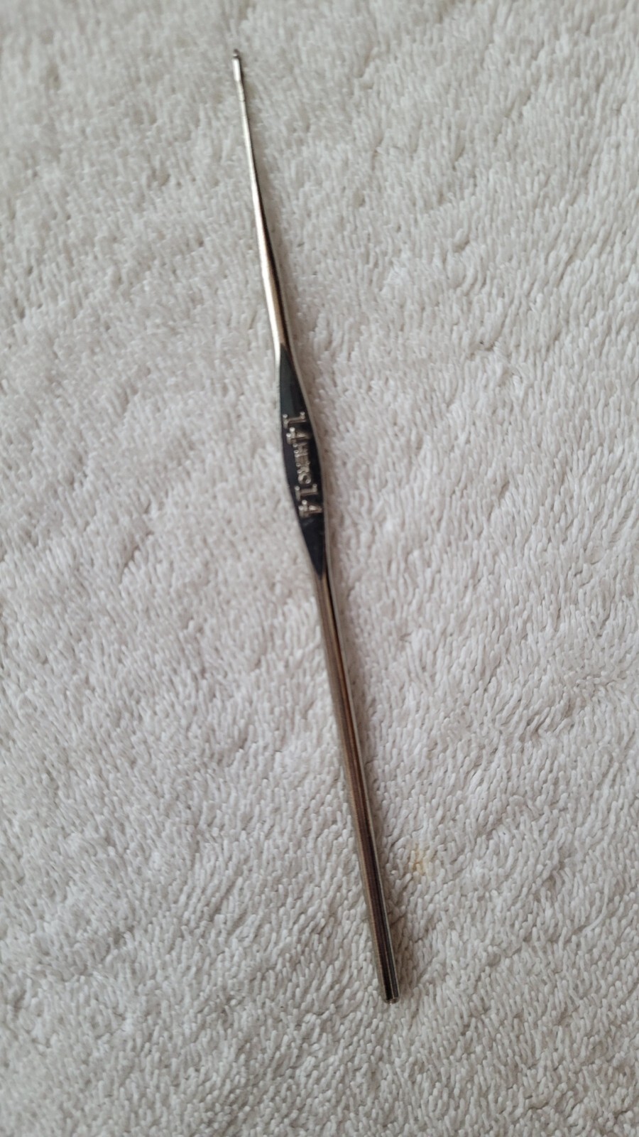 Vintage Used Hero Crochet Hook Made In Japan Size 14 Metal Silver