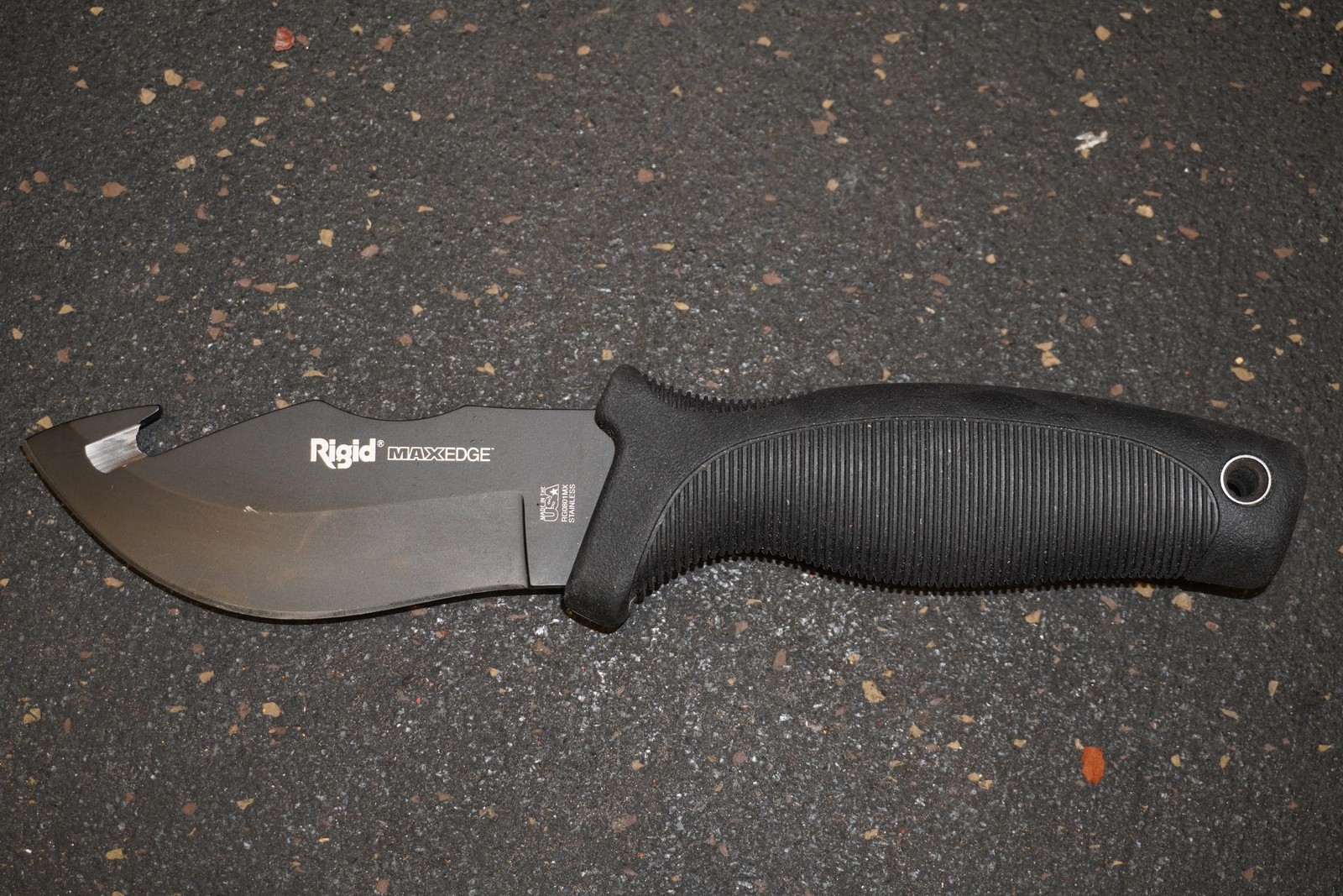Rigid Maxedge Fixed Blade Skinning Knife
