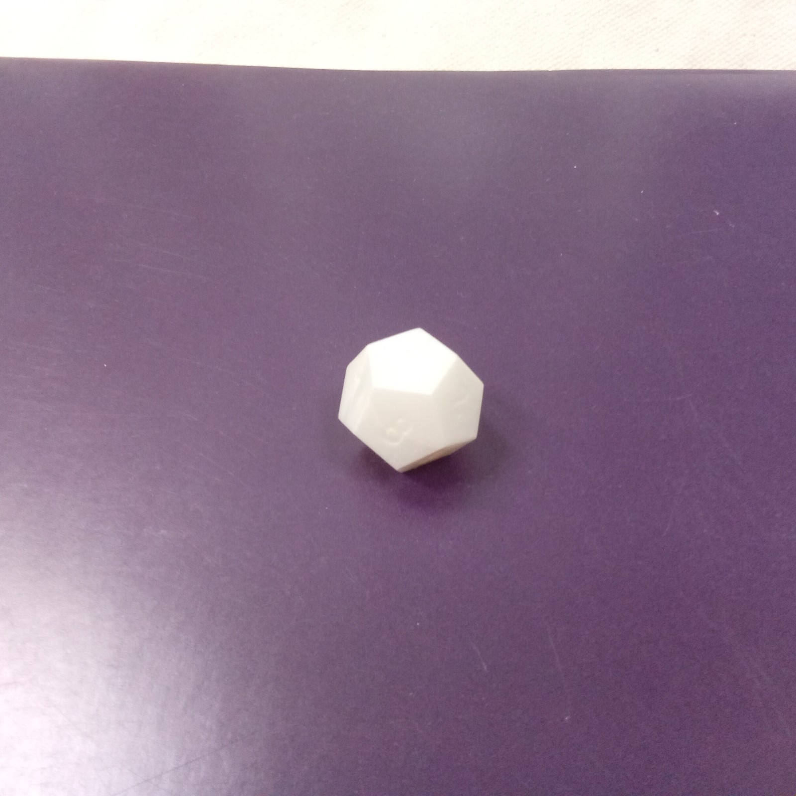 Windmill dice, d12, pearl
