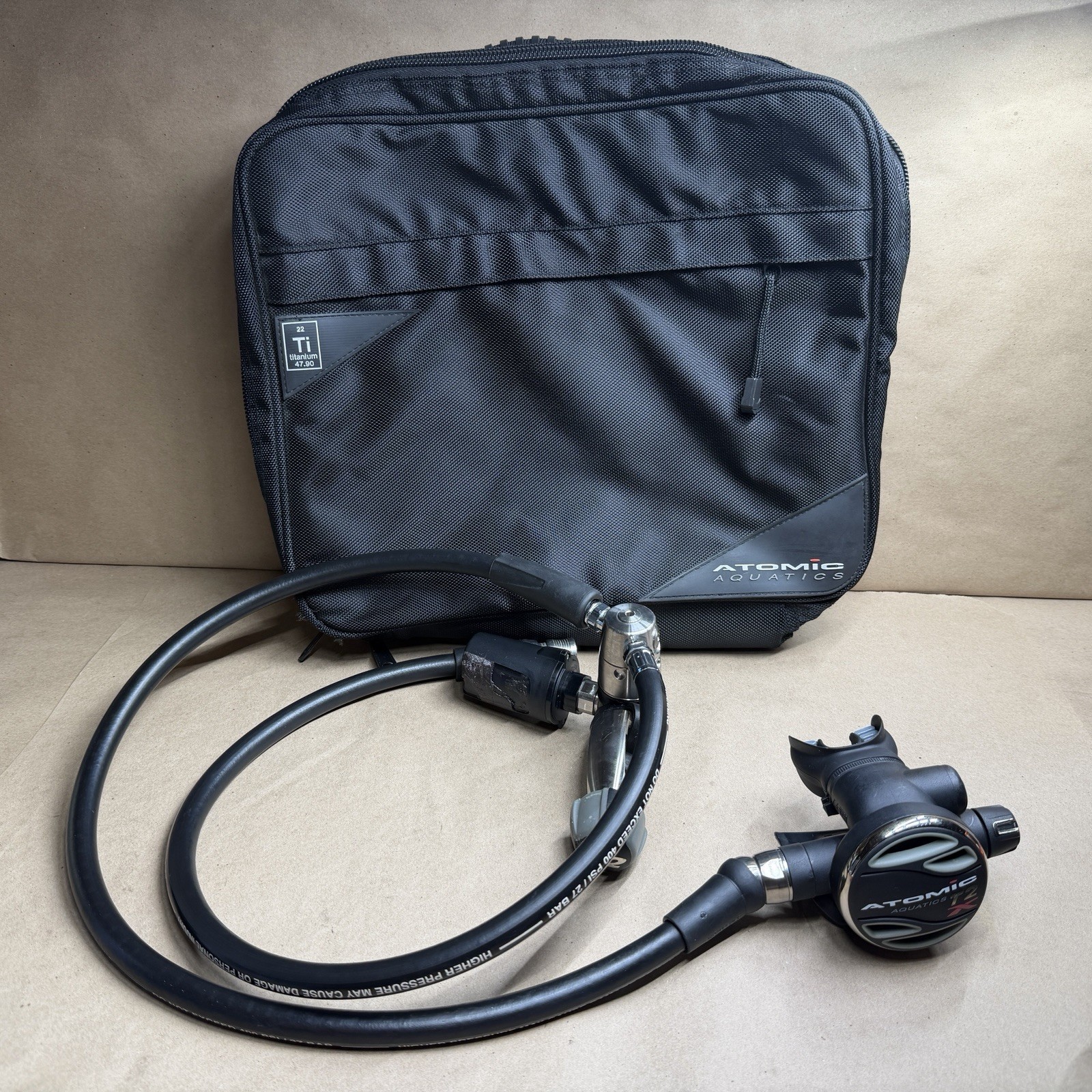 Atomic Scuba T2x titanium regulator w/ Bag AS IS