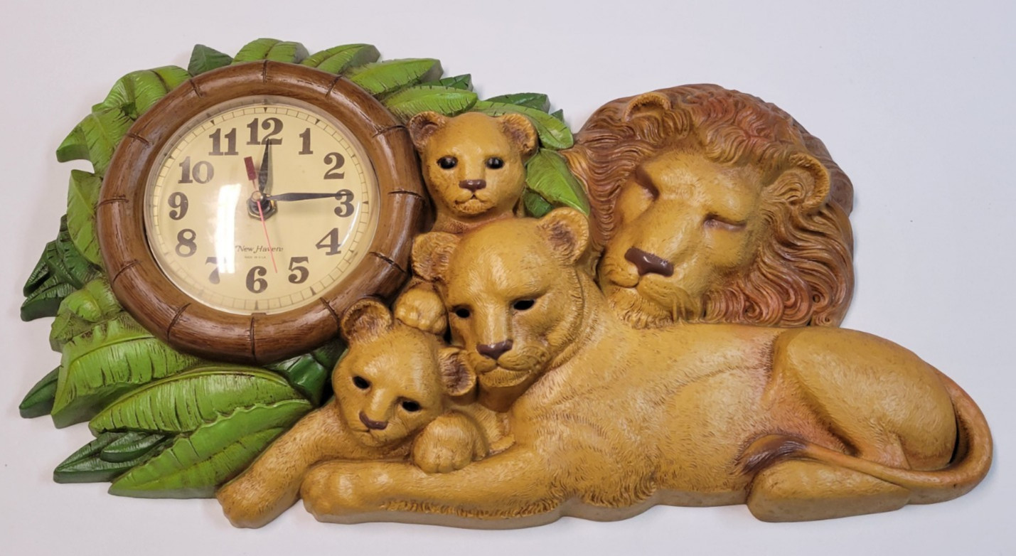 Plastic Burwood New Haven Wall Clock Lions Safari Zoo Animal Park 1977 PLS READ