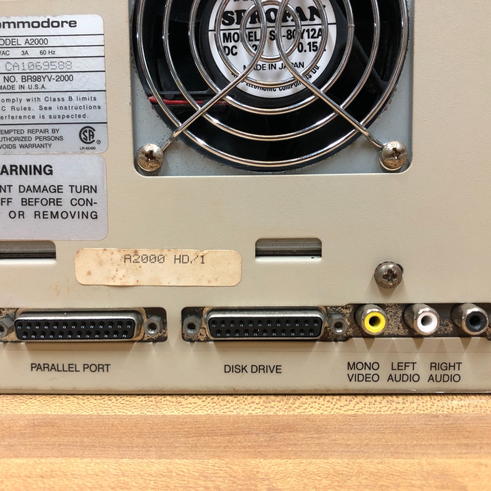Vintage Commodore Amiga A2000HD Computer (WORKS)