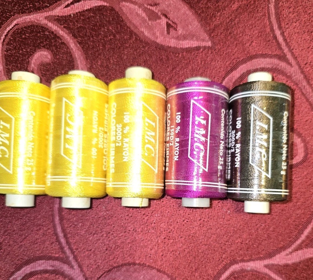 MACHINE EMBROIDERY RAYON SILK THREAD LOT OF 18 Pcs