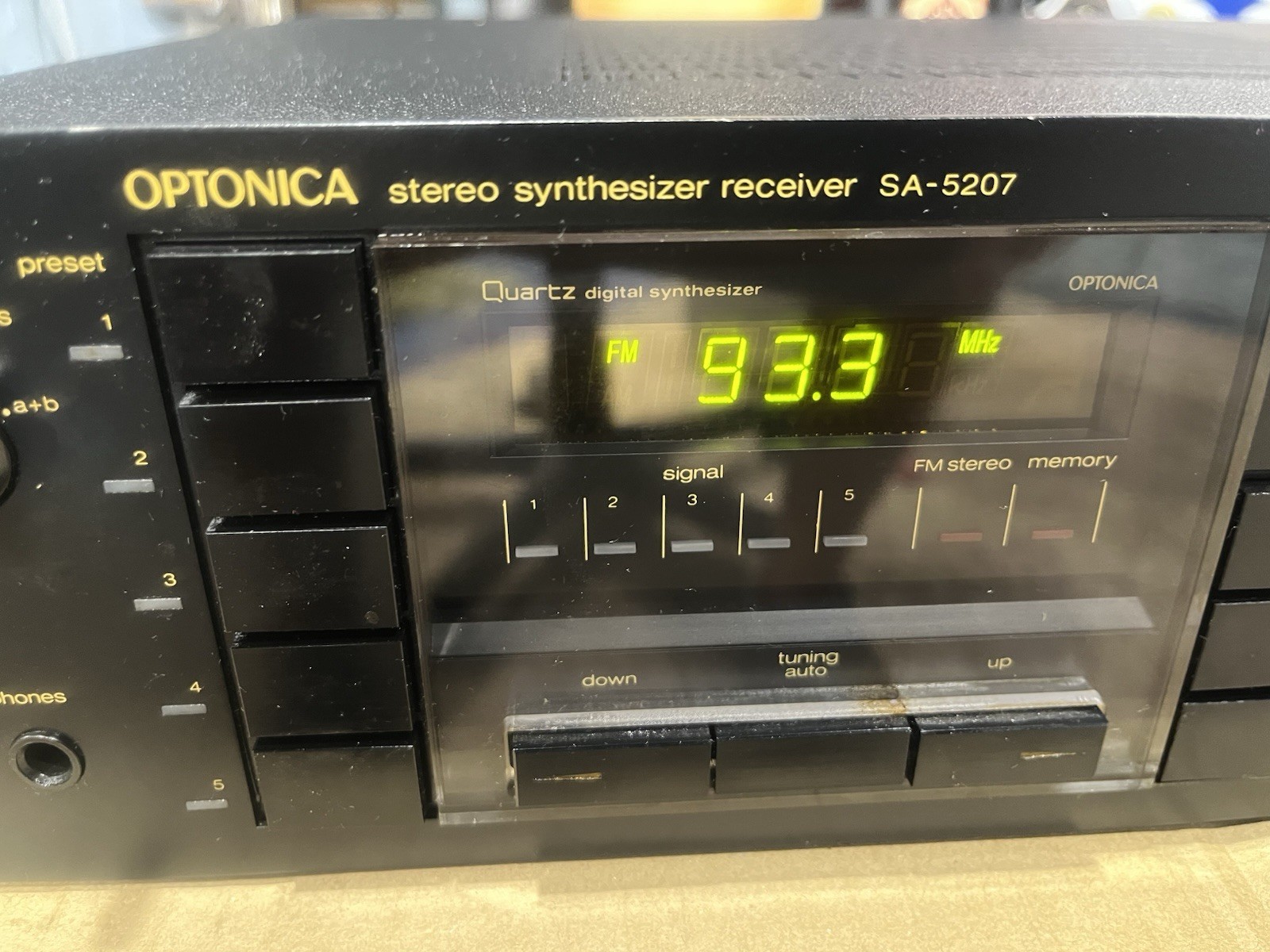 Optonica SA-5207 AM/FM Stereo Quartz Synthesizer Receiver