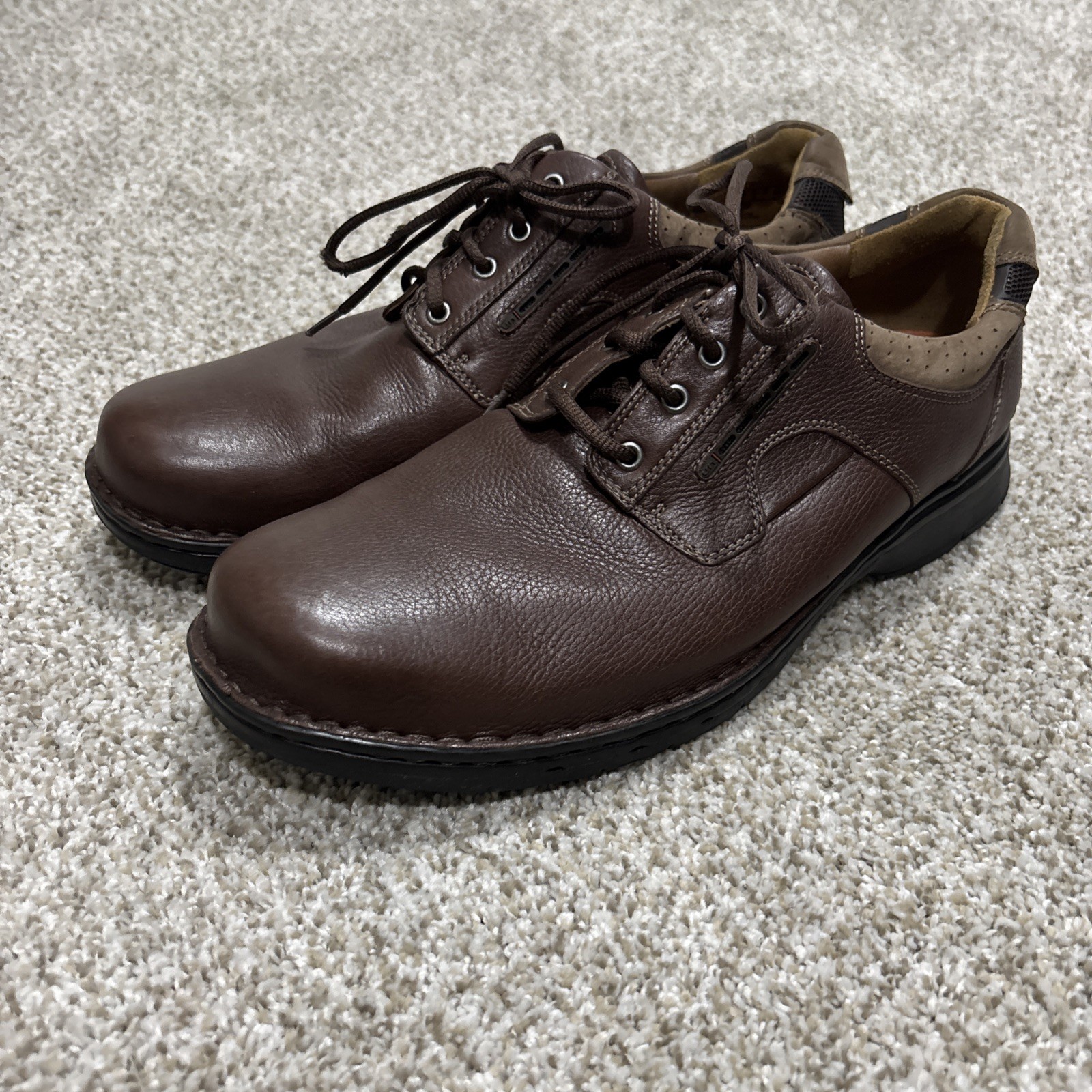 Clark's UN BEND Men's Size 11 Lace-Up Oxford Shoes Brown