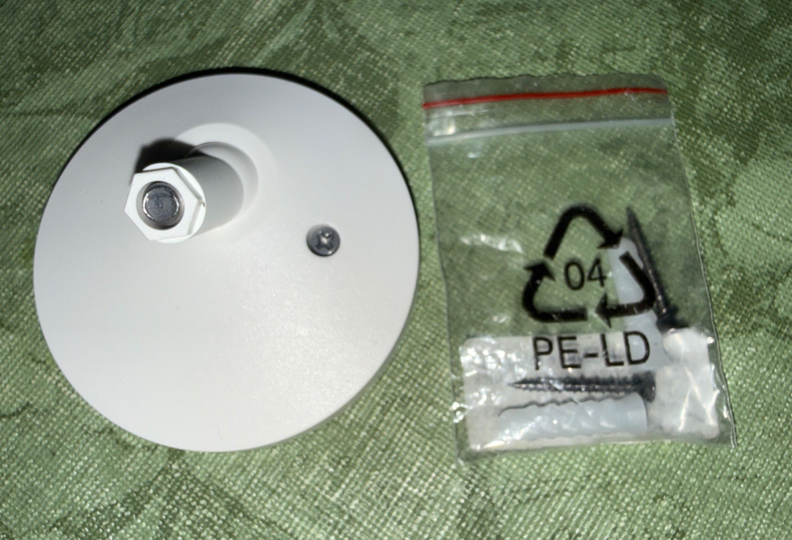 OEM Ring Stick Up Camera Mount W/ Back Plate/Screws Anchor Wall Mount Down Angle