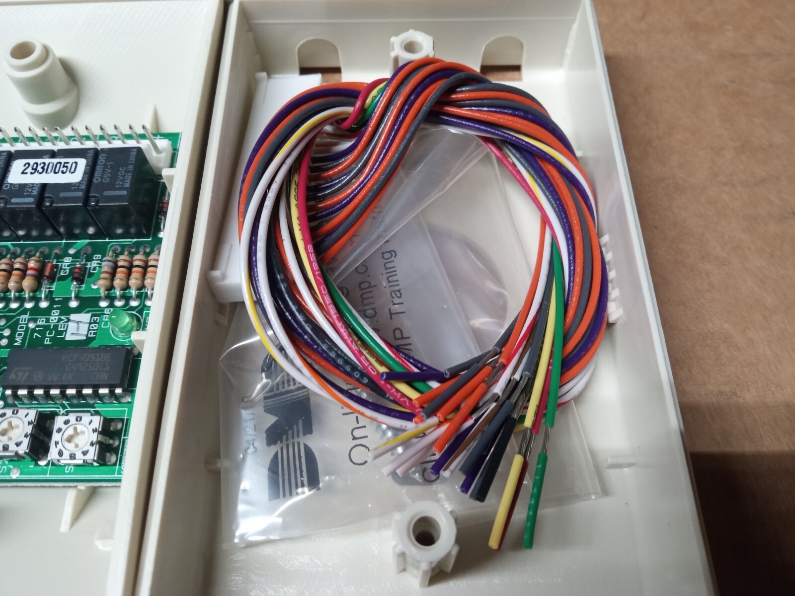 DMP 716 4 Wire Bus Output Expansion Module w/ instructions NEW