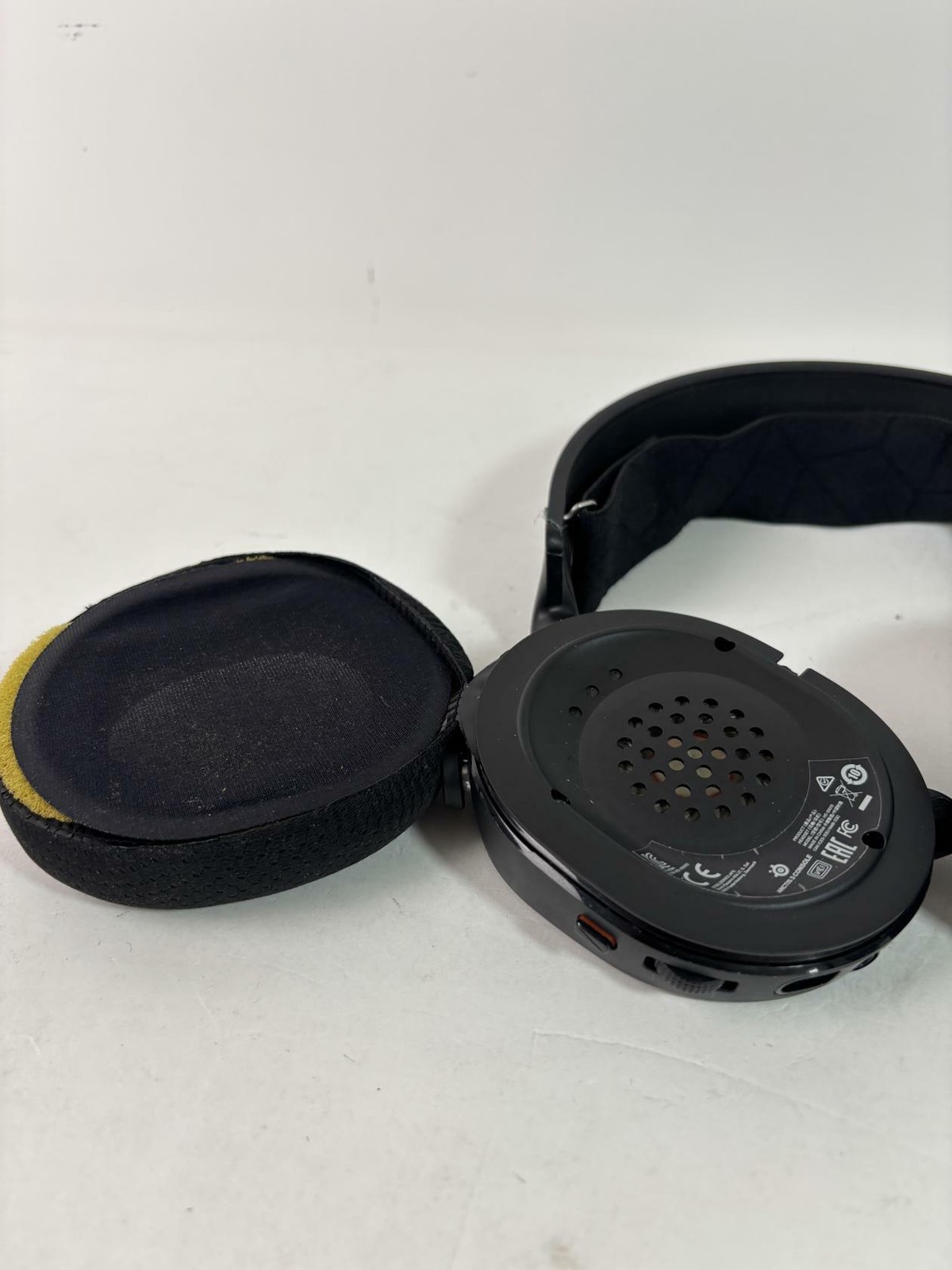 SteelSeries Arctis Nova Pro Wireless Xbox Multi-System Gaming Headset -(READ)