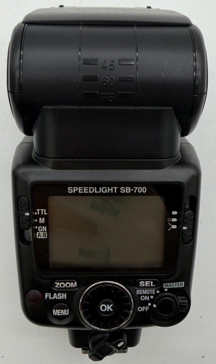 Nikon SB-700 Shoe Mount Electronic Camera Flash (MAC002819)