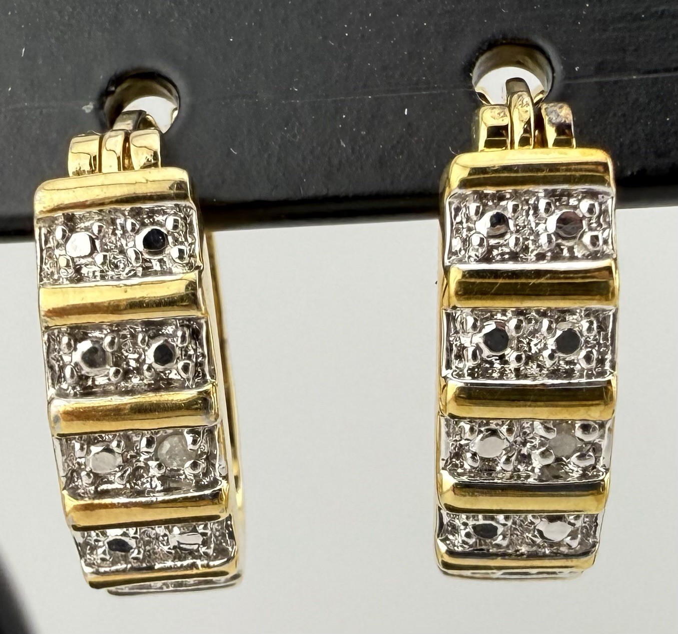ROSS SIMONS VERMEIL 925 STERLING SILVER DIAMOND ACCENT SMALL HOOP EARRINGS K211C
