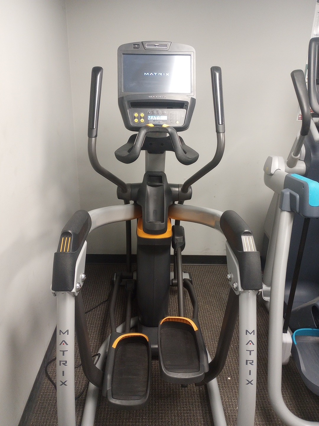 Matrix Ascent Trainer - A7XE-05 - Elliptical Crosstrainer w/Adjustable Crossramp