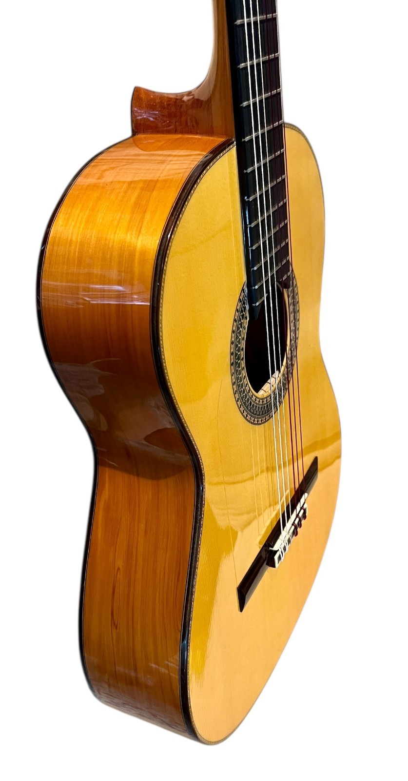 NEW Juan Montes Flamenco Guitar 132 w PEGS Cypress + Solid Spruce Top Made Spain