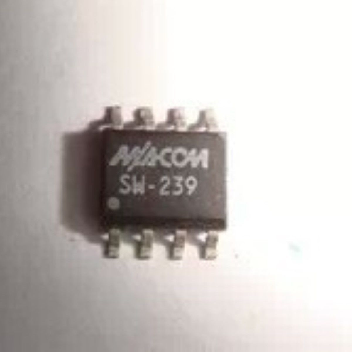 MACOM SW-239 SOP8 GaAs SPDT Switch DC-2.5 GHz USA ship