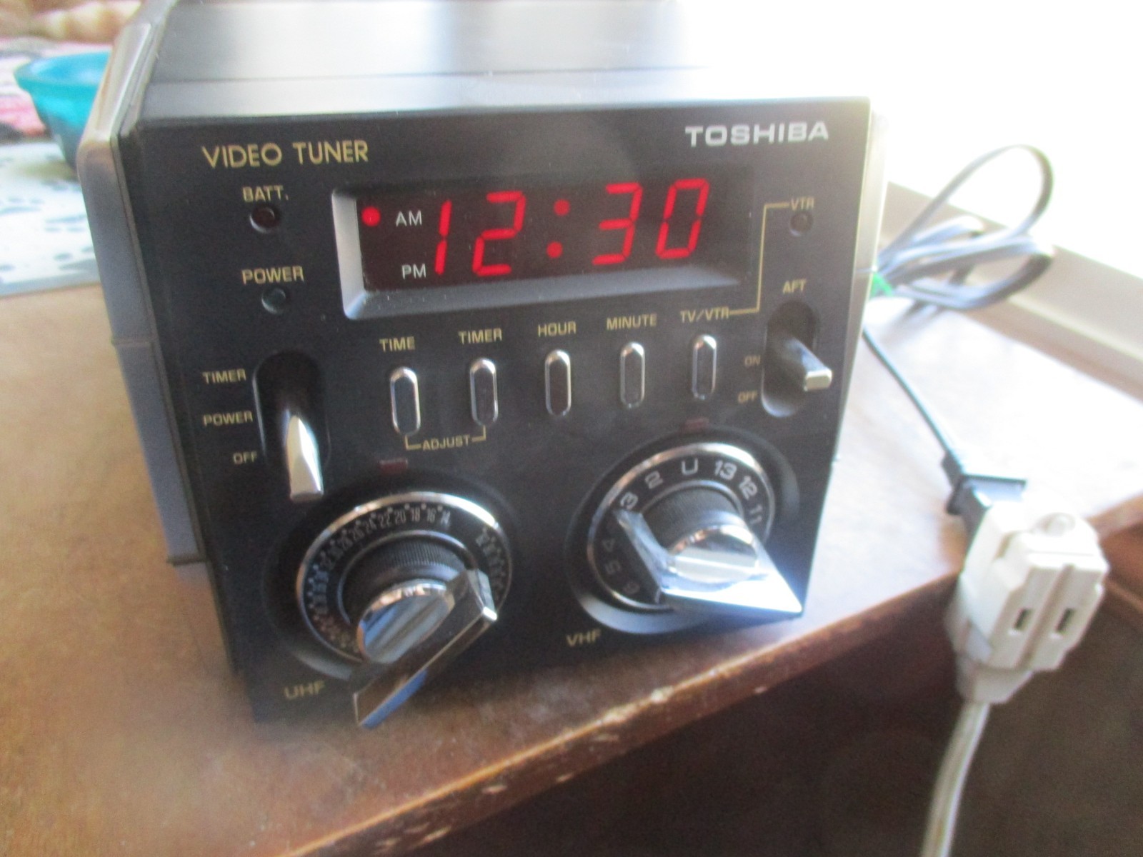 TOSHIBA VIDEO TUNER MODEL TU-530T