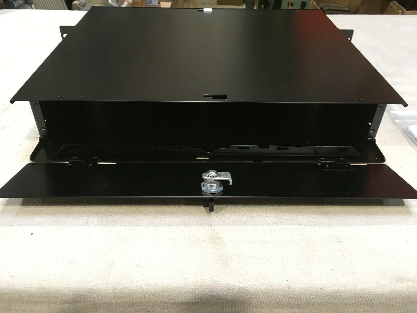 Commscope RFE-SLC-IS-EMT-BK/2U-PNL 2U Internal Sliding Panel Black