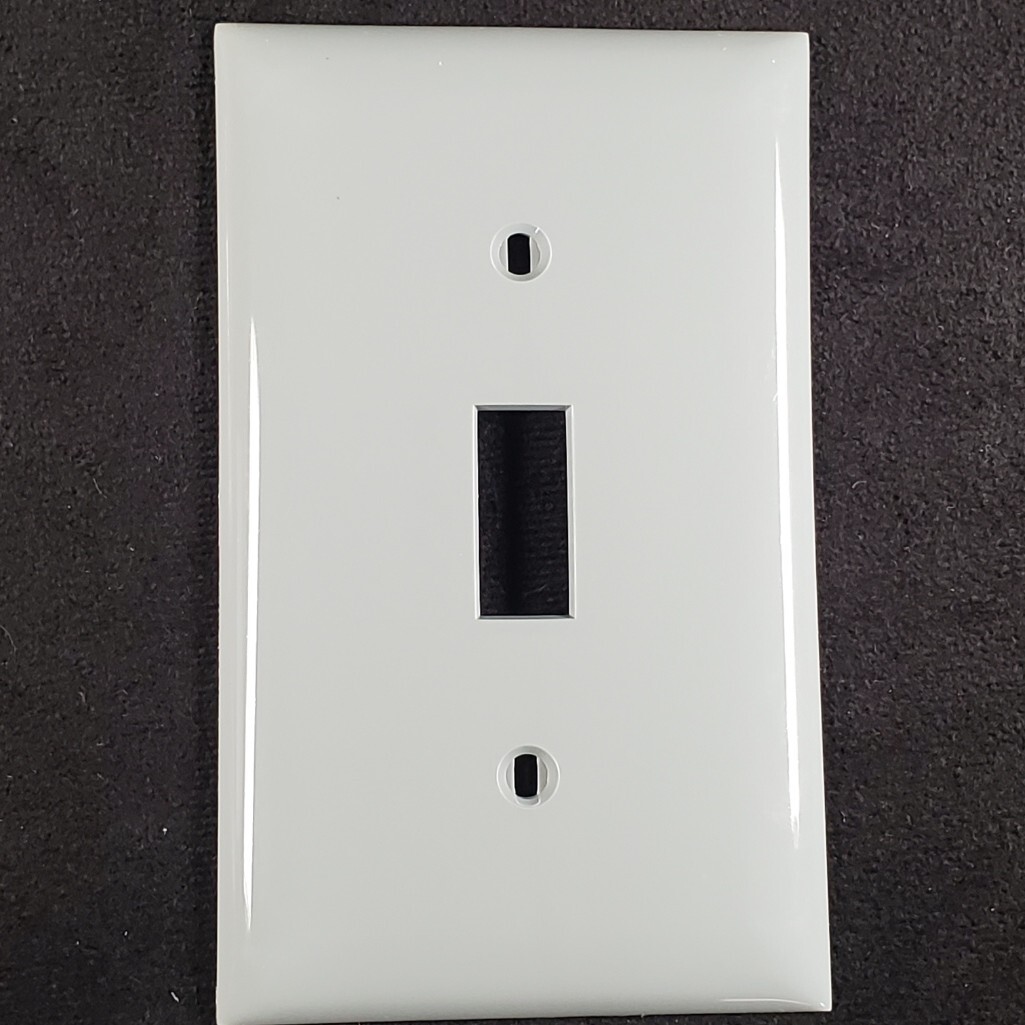 Gray Wallplate 1-Gang SwitchToggle Nylon Standard Cooper Hubbel P1G