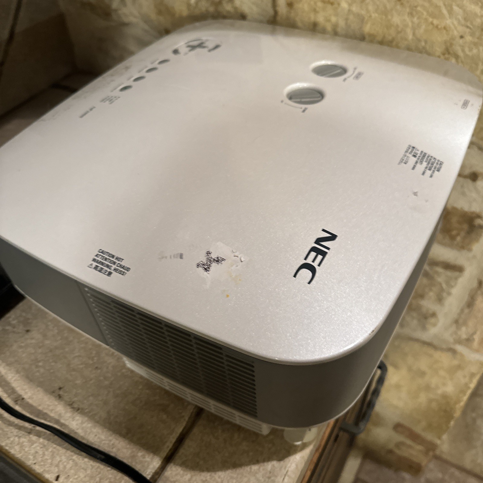 NEC NP2000 Projector High Resolution Multiple Inputs White