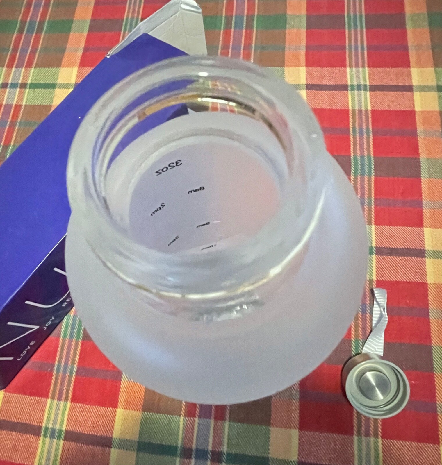 32 oz Nuach glass water bottle