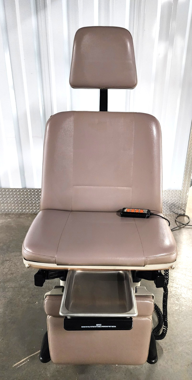 MIDMARK RITTER 75L POWER PROCEDURE EXAM CHAIR 411-011