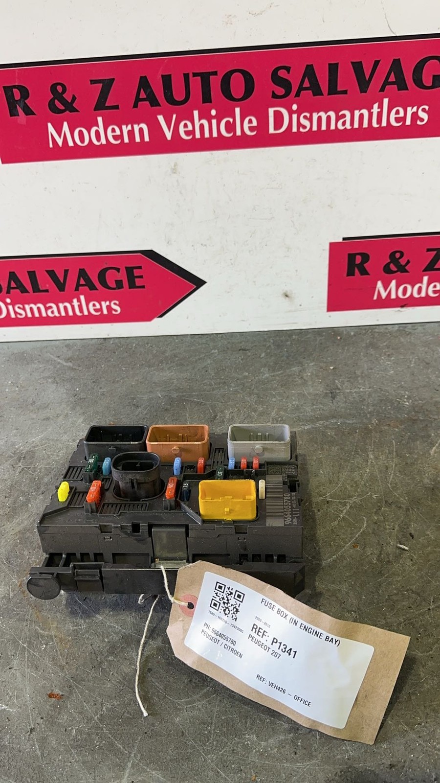 Peugeot / CITROEN 2009-2016 FUSE BOX (IN ENGINE BAY) 9664055780