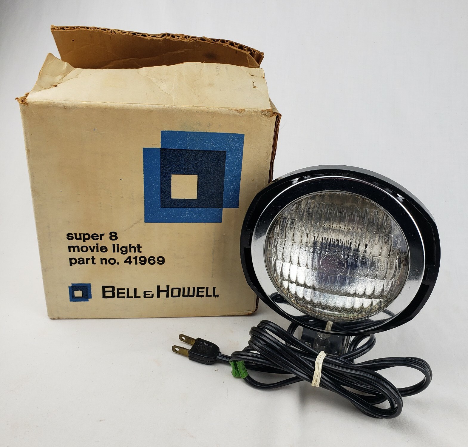 Bell & Howell Super 8 Movie Light Part No. 41969 Vintage Electronics DWA Lamp