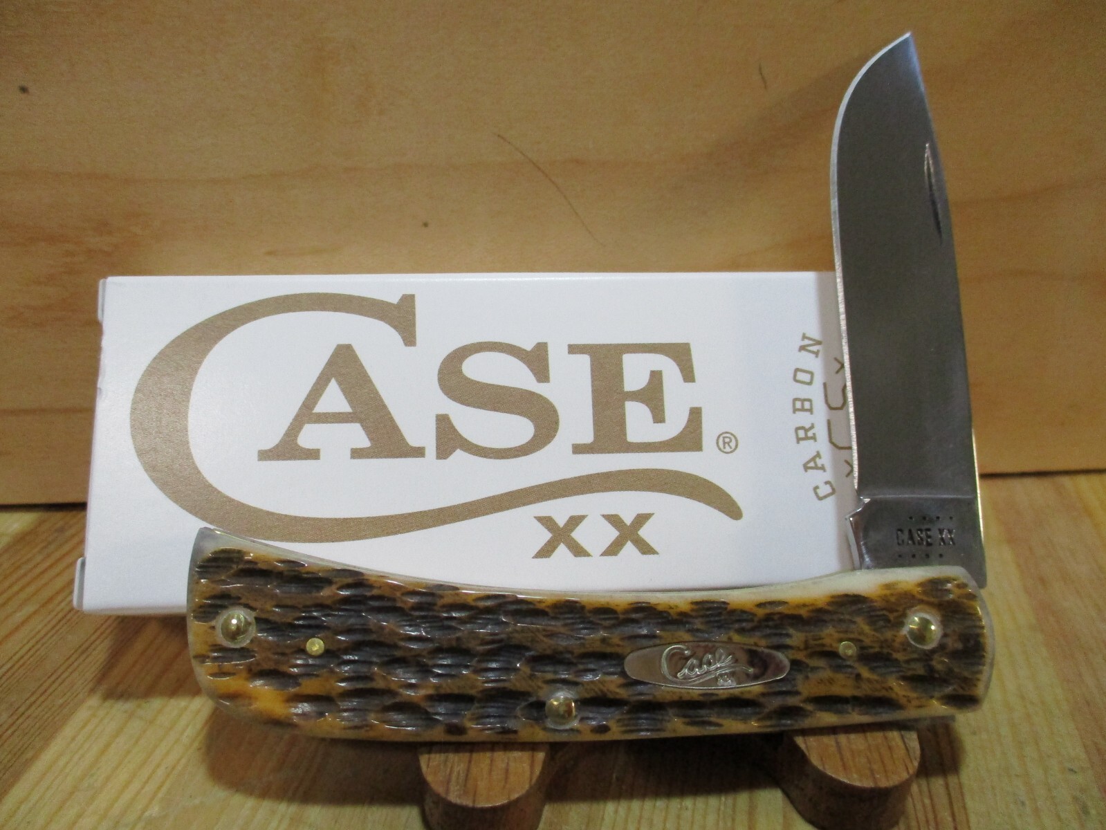 NIB Case Amber Peach Seed Carbon Steel Sod Buster Jr. 6137 Pocket Knife - 30092